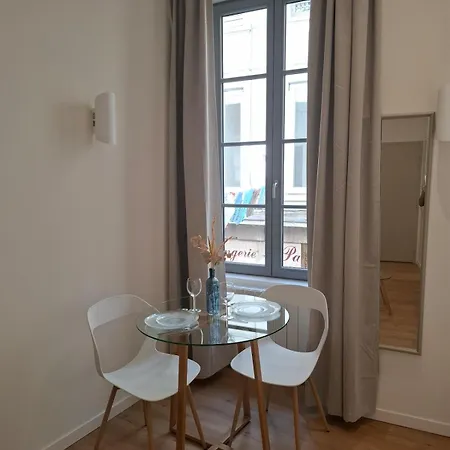 Lumineux - 1er Etage - Centre Apartmán *